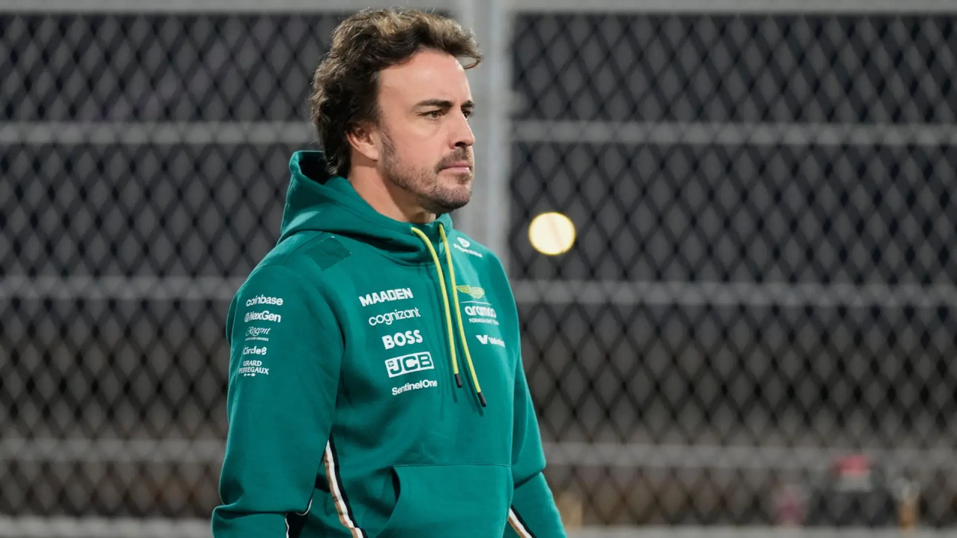 Aston Martin F1 2026 avec Fernando Alonso et Adrian Newey lors des essais de pré-saison à Barcelone