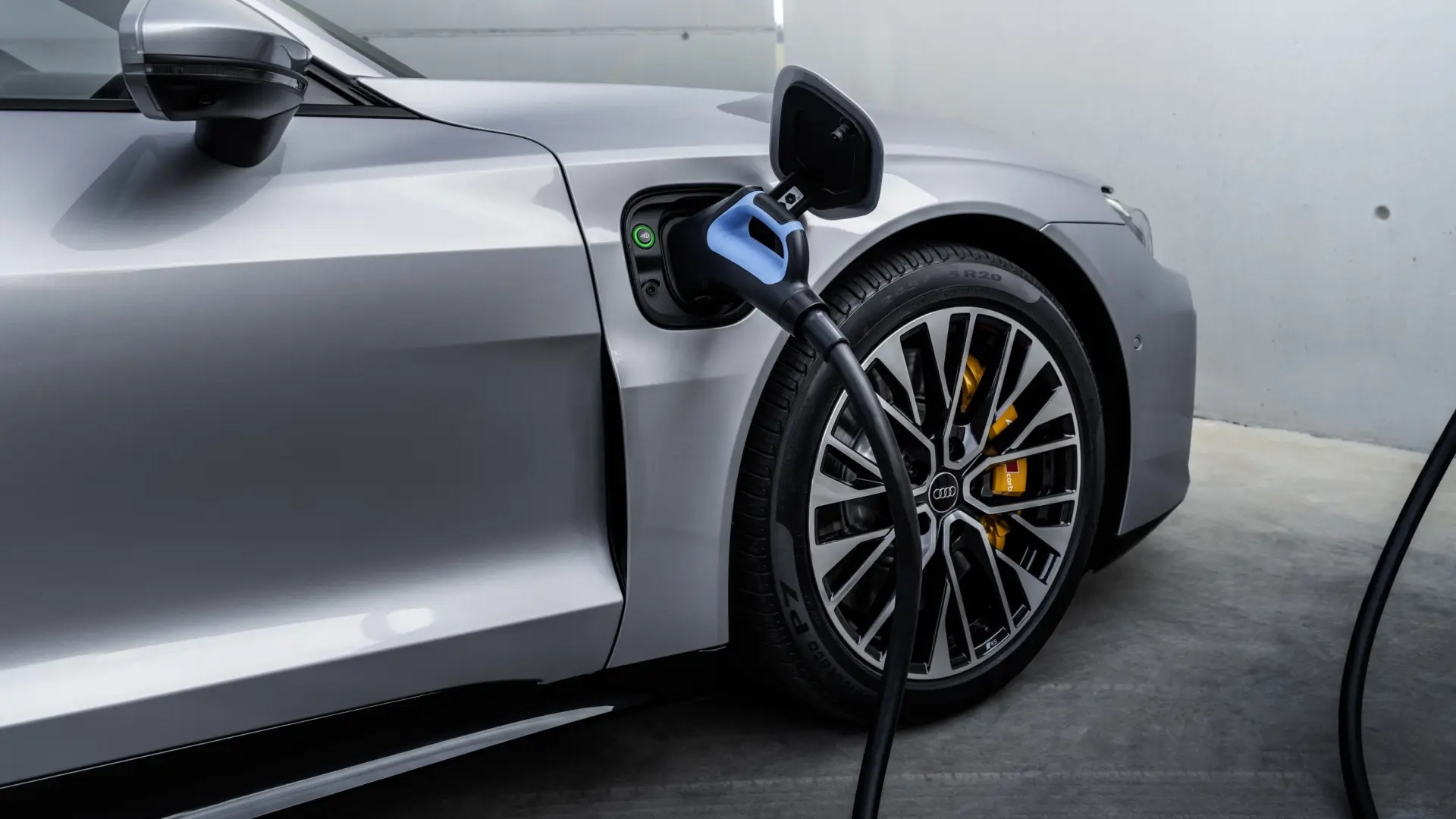 Plan Auto+ 2026 : Les voitures hybrides rechargeables perdent jusqu'à la moitié des subventions
