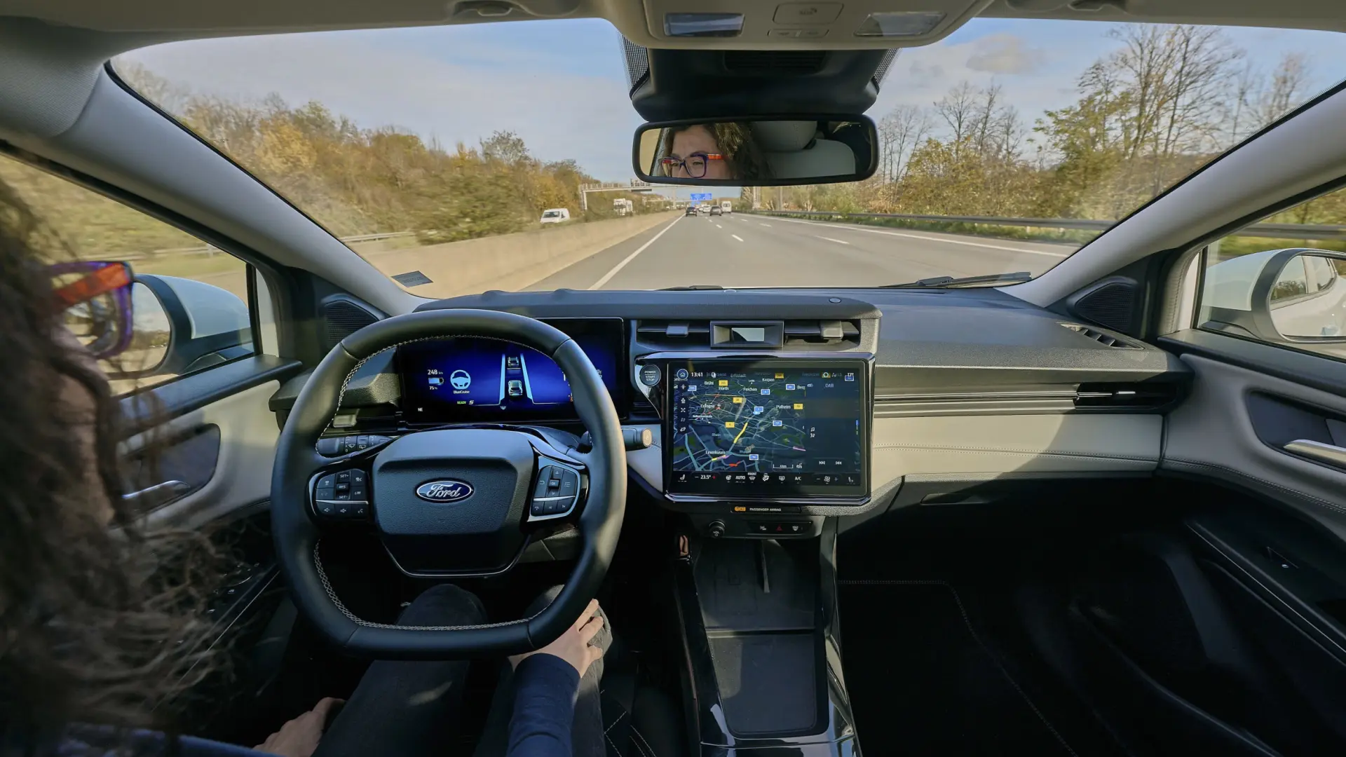 Usine de fabrication de puces électroniques semiconducteurs pour l'industrie automobile et l'IA