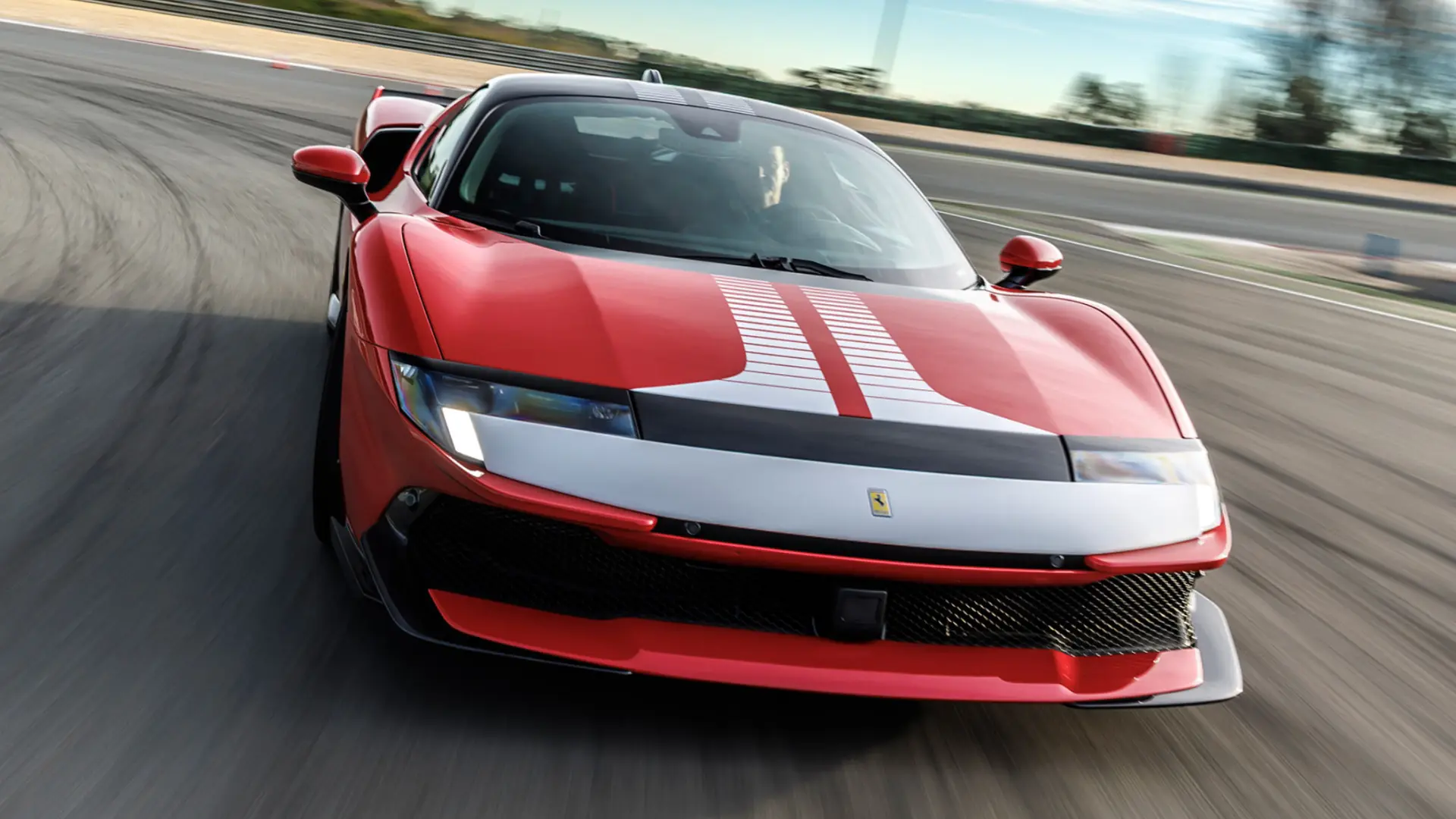 Ferrari ressuscite une légende : le Testarossa revient avec 1050 chevaux et une technologie hybride révolutionnaire
