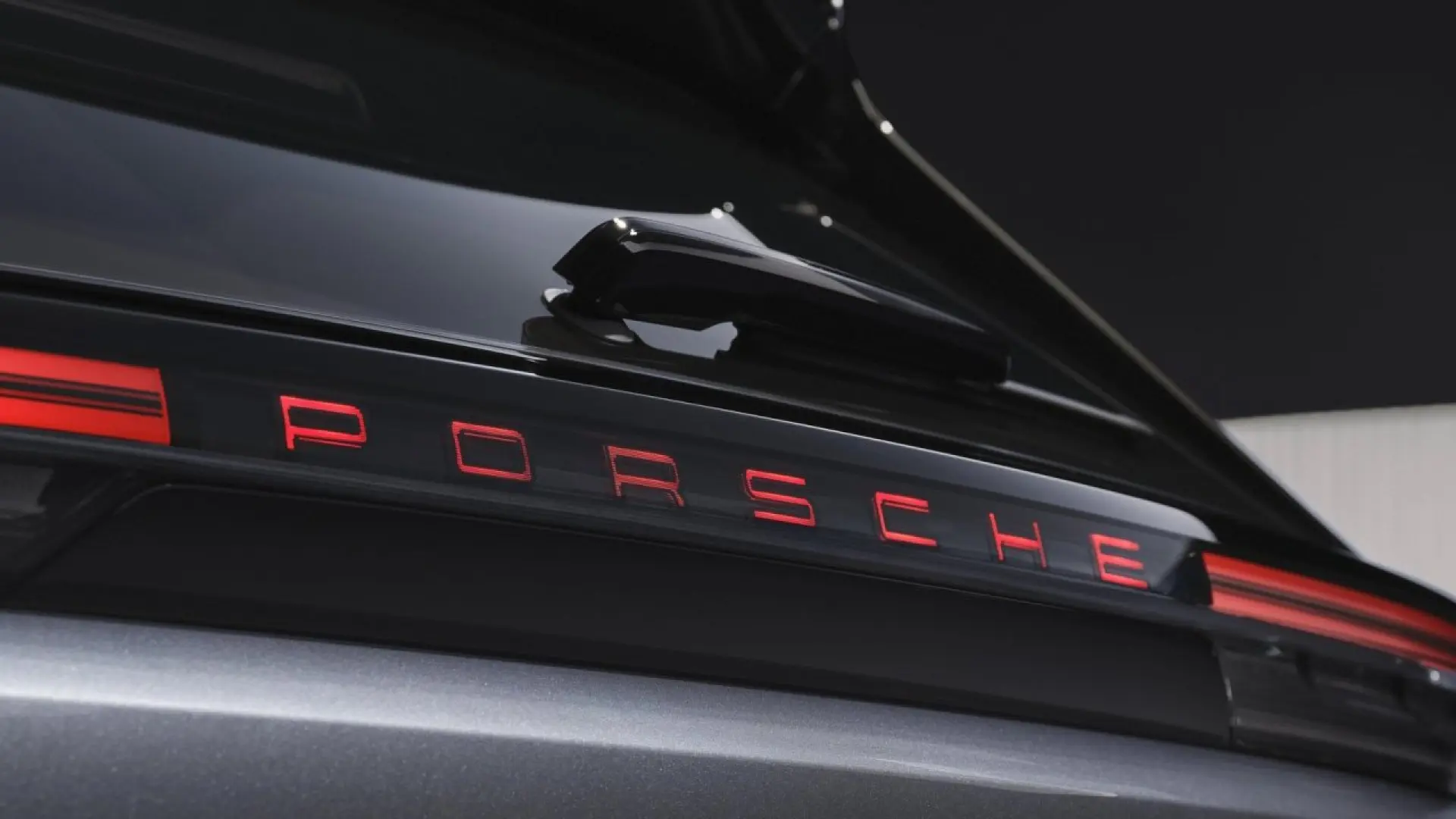 Porsche K1, grand SUV sept places à motorisation hybride rechargeable, successeur électrifié du Cayenne