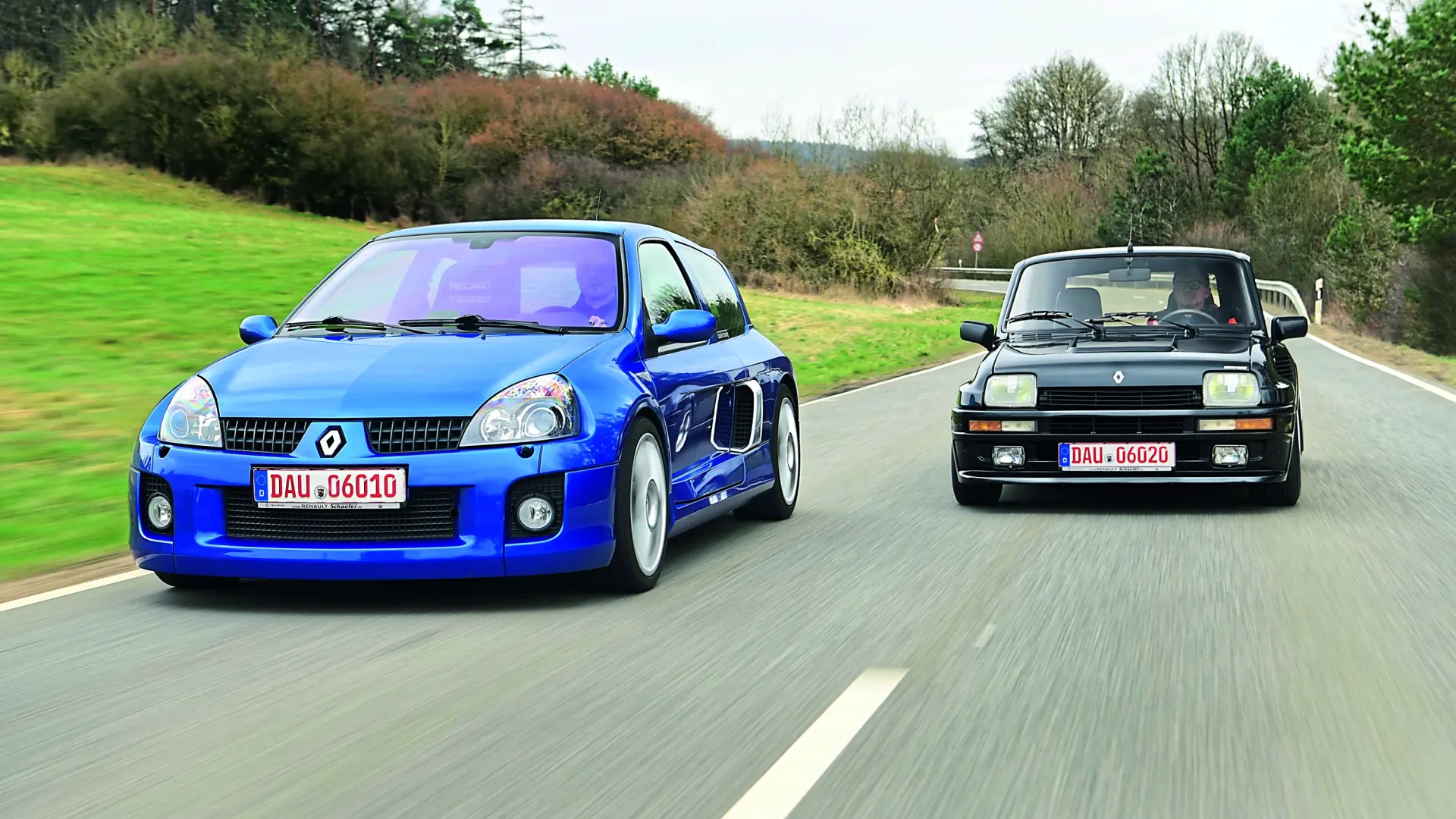 Renault 5 Turbo et Clio V6 : deux icônes à moteur central qui annoncent le retour électrique avec la R5 Turbo 3E