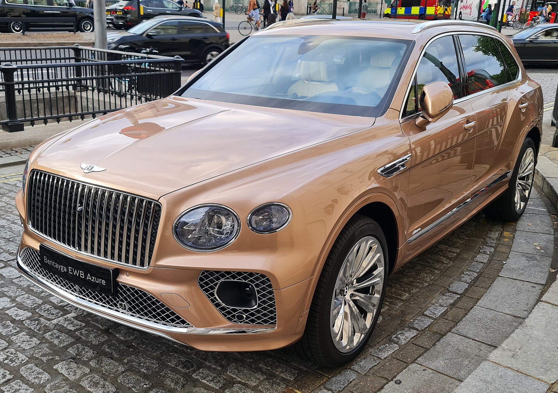 Bentley Bentayga EWB