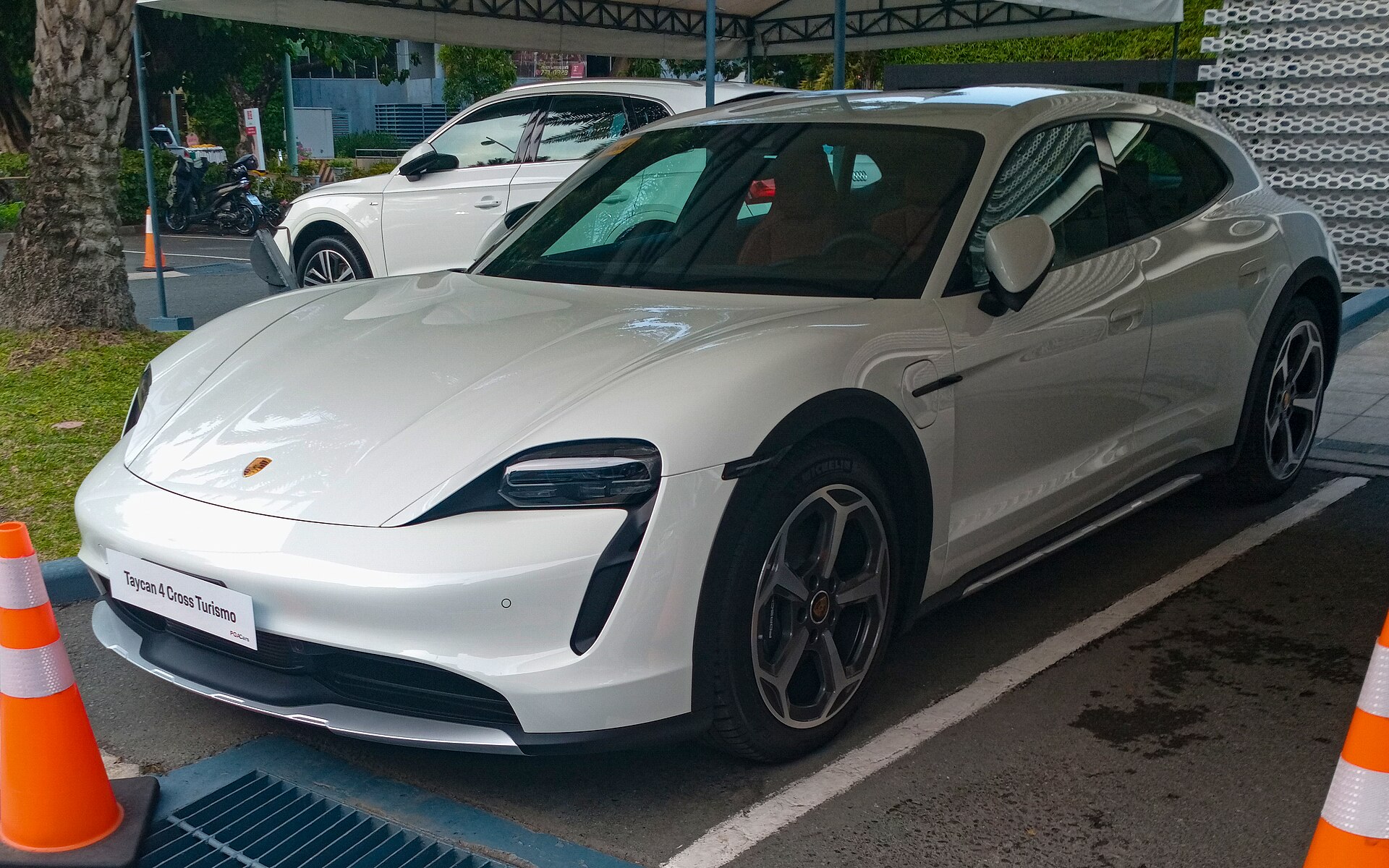 Porsche Taycan Cross Turismo