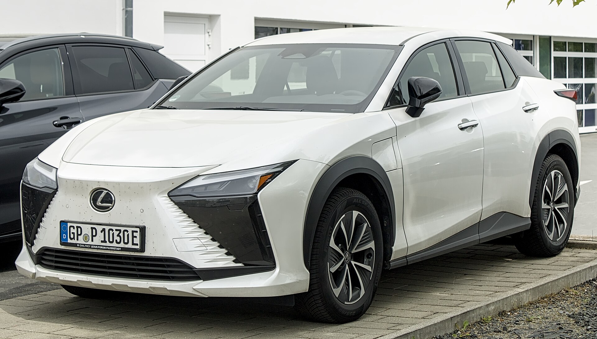 Lexus RZ